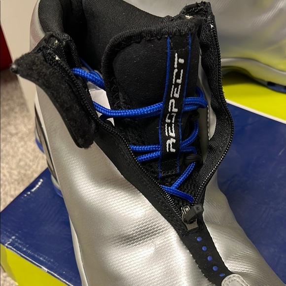 Nike Shox VC Silver and Black Sneakers - Picture 11 of 12